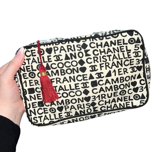 VTG Chanel Coco Cristalle Black & White Logo Zip Makeup Cosmetic Vanity Case Bag - Picture 1 of 16